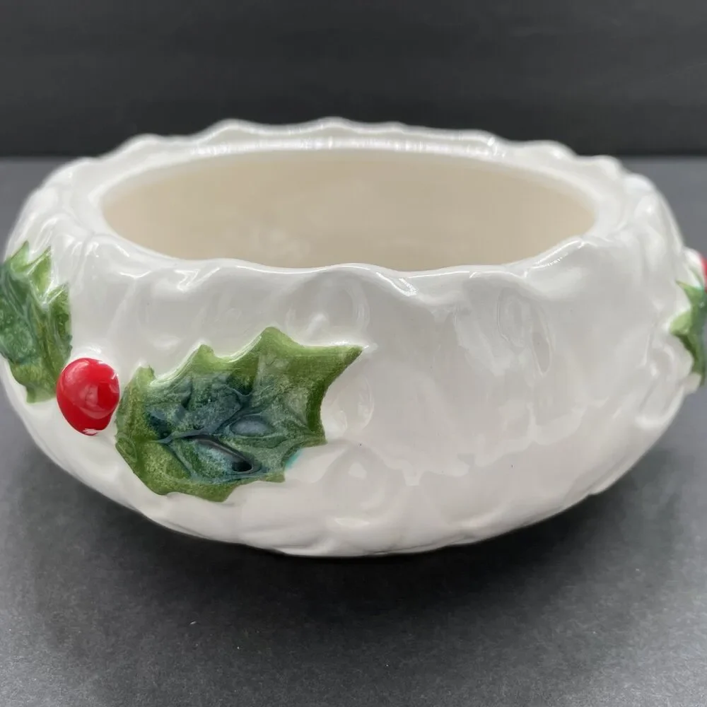 Lefton White Holly Small Round Lidded Box 6064 Covered Candy Bowl 1972/73 Japan